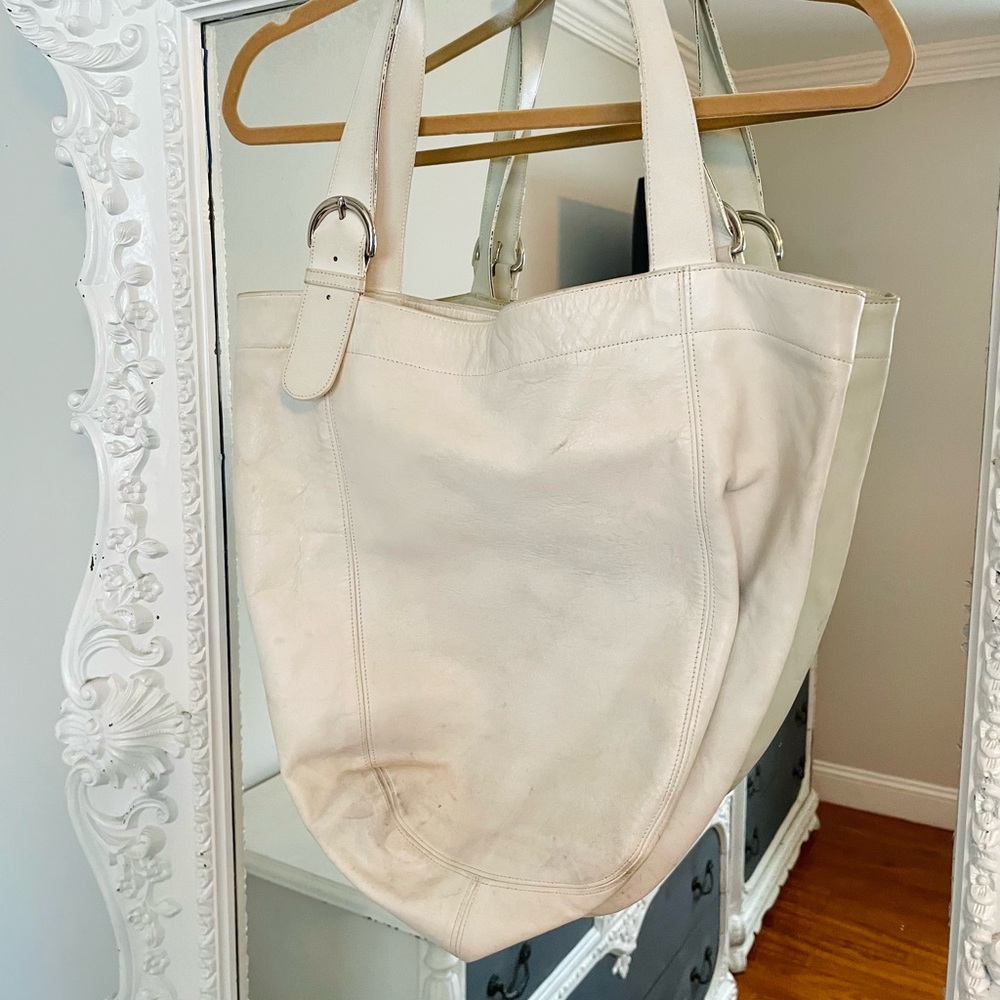 Coach Classic Cream White Large Leather Tote Bag - Picture 3 of 10